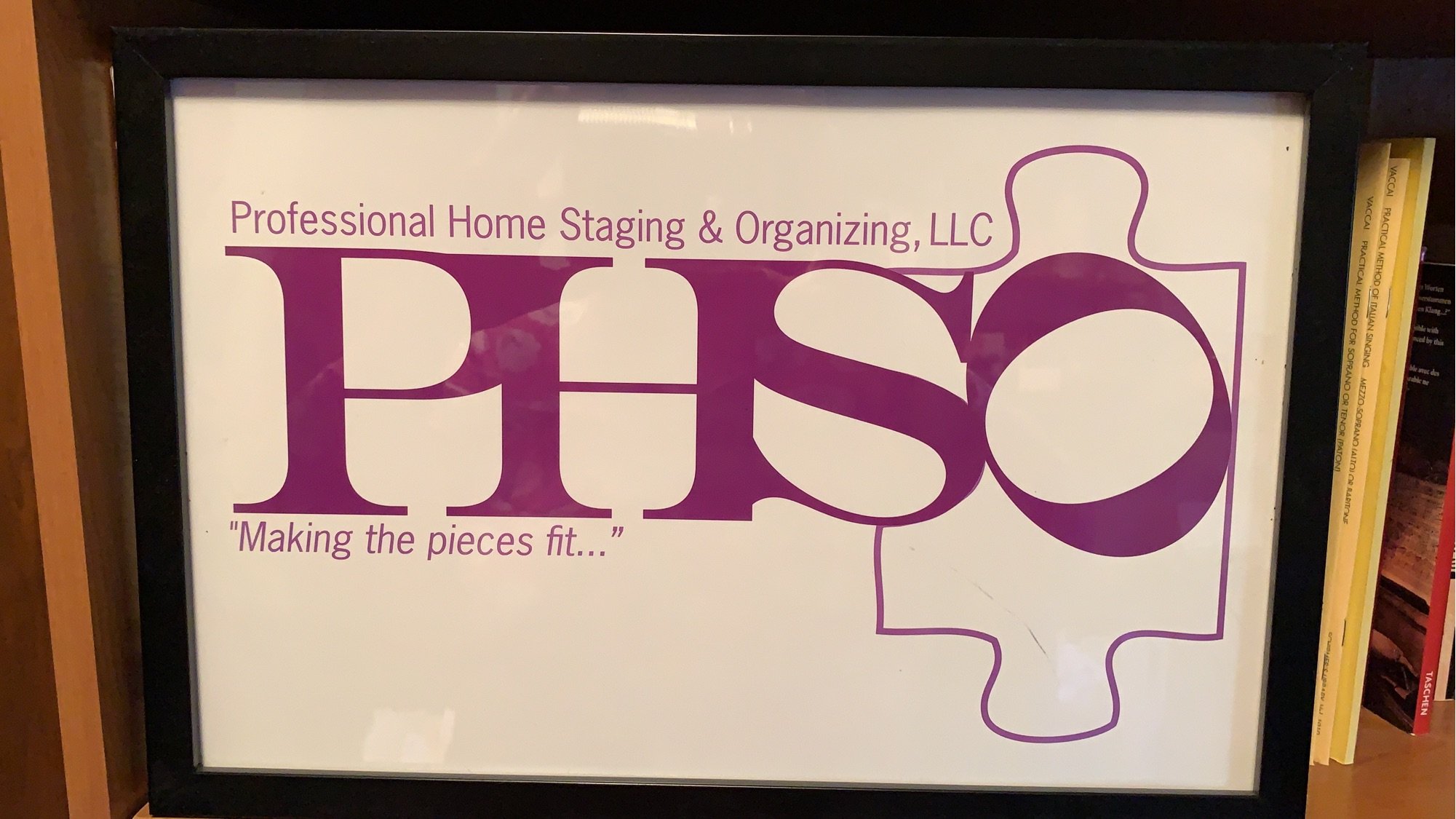 Professional Home Staging and Organizing, LLC Logo
