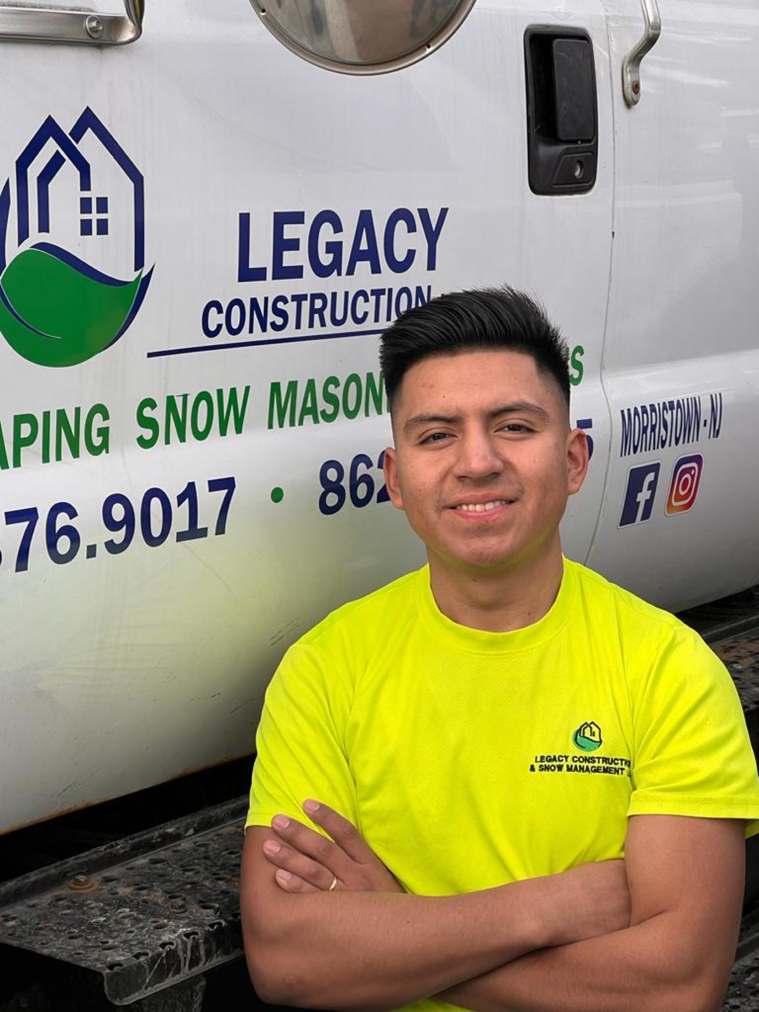 Legacy Construction & Landscaping, LLC Logo