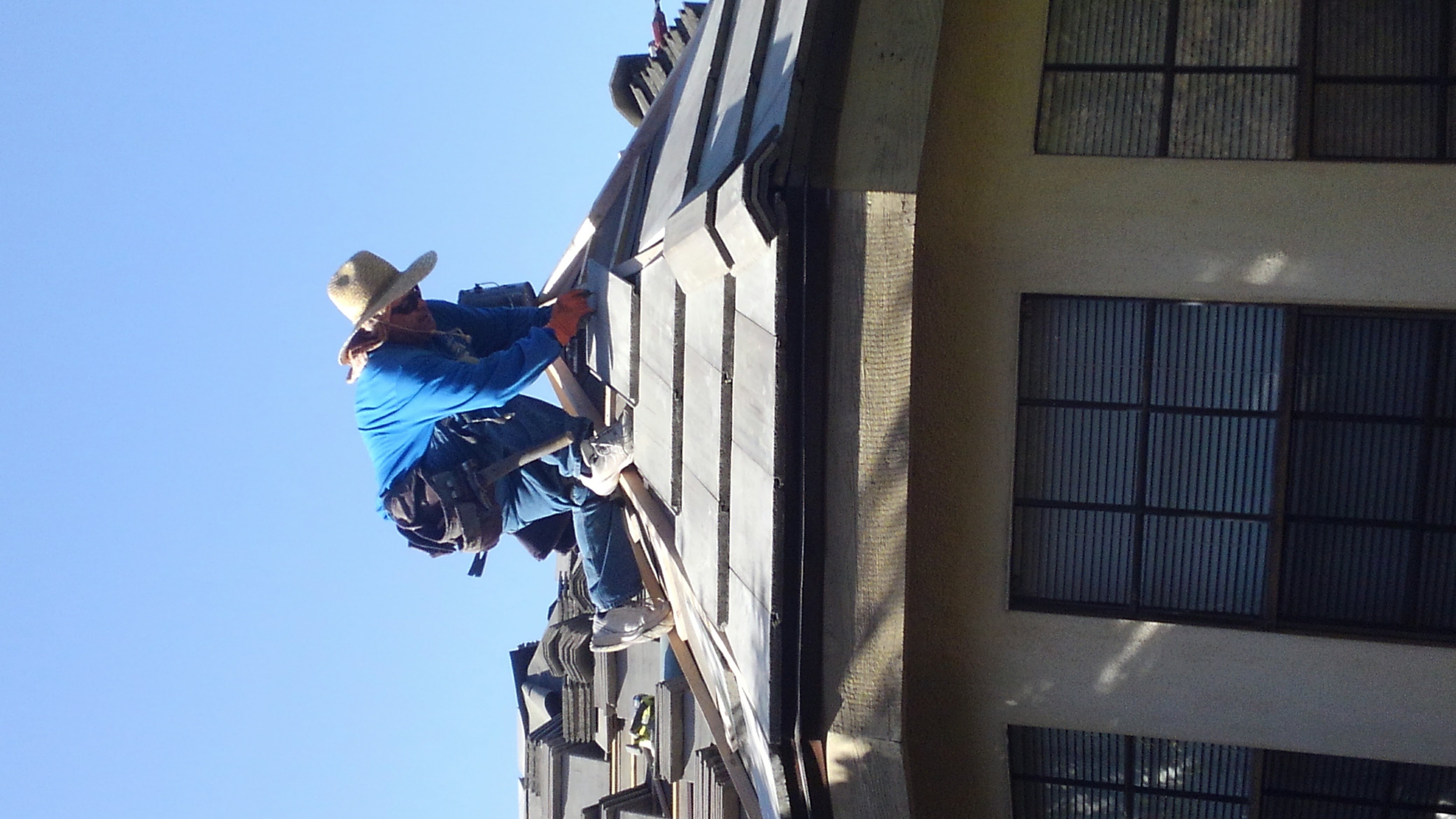 Tri County Roofing Company Logo