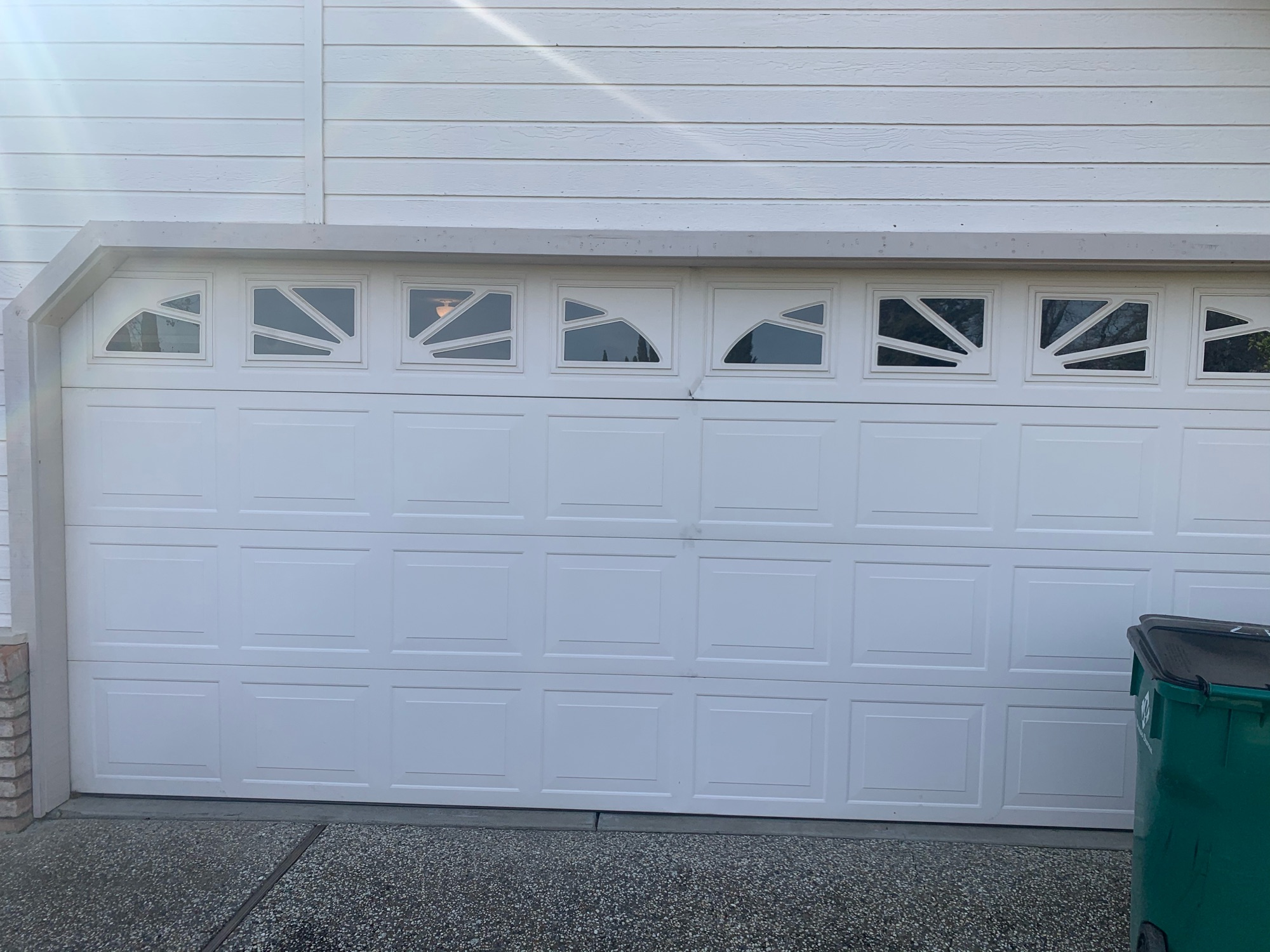 Dependable Garage Door Repair, Inc. Logo
