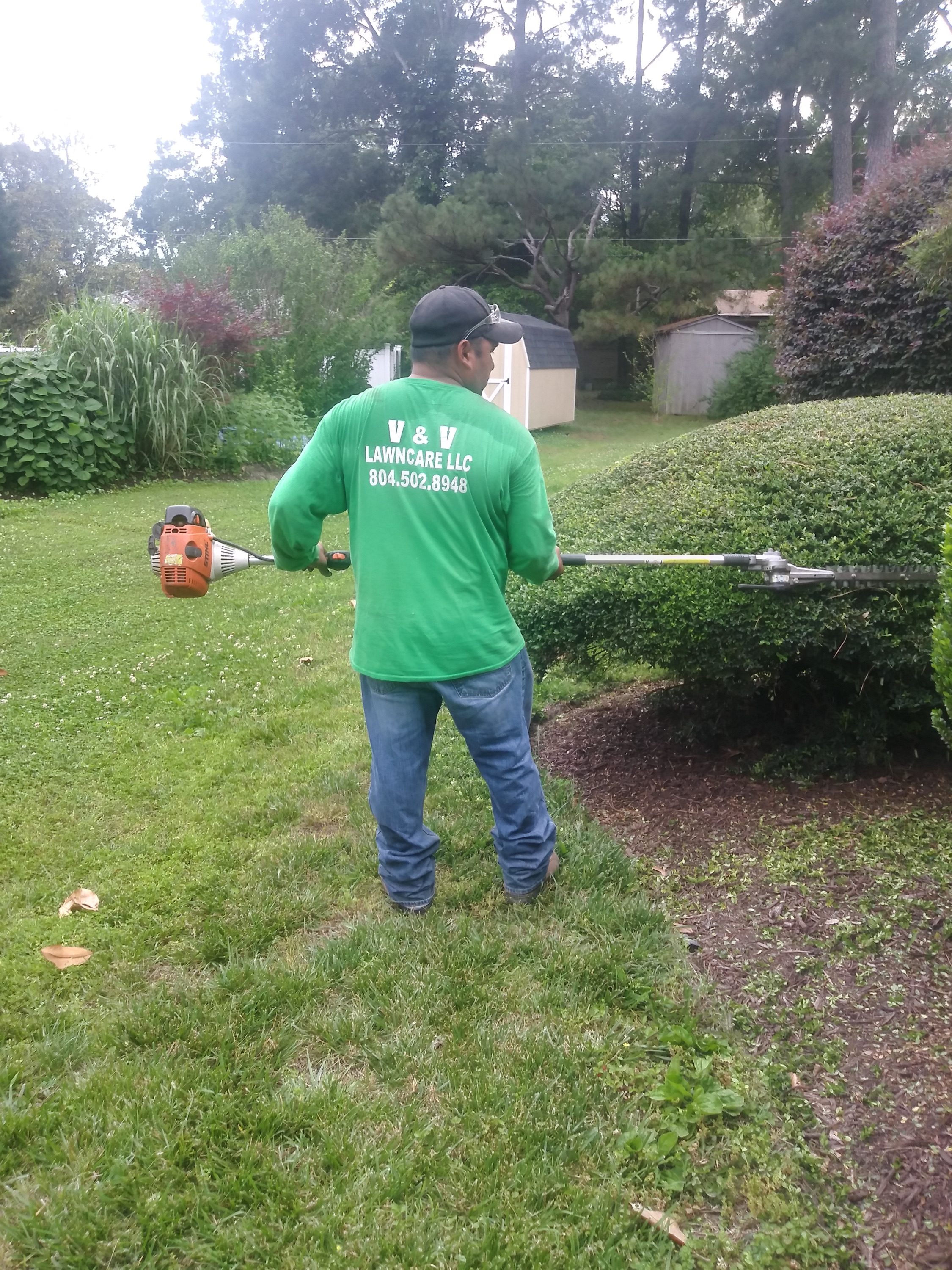 V&V Lawn Care Logo