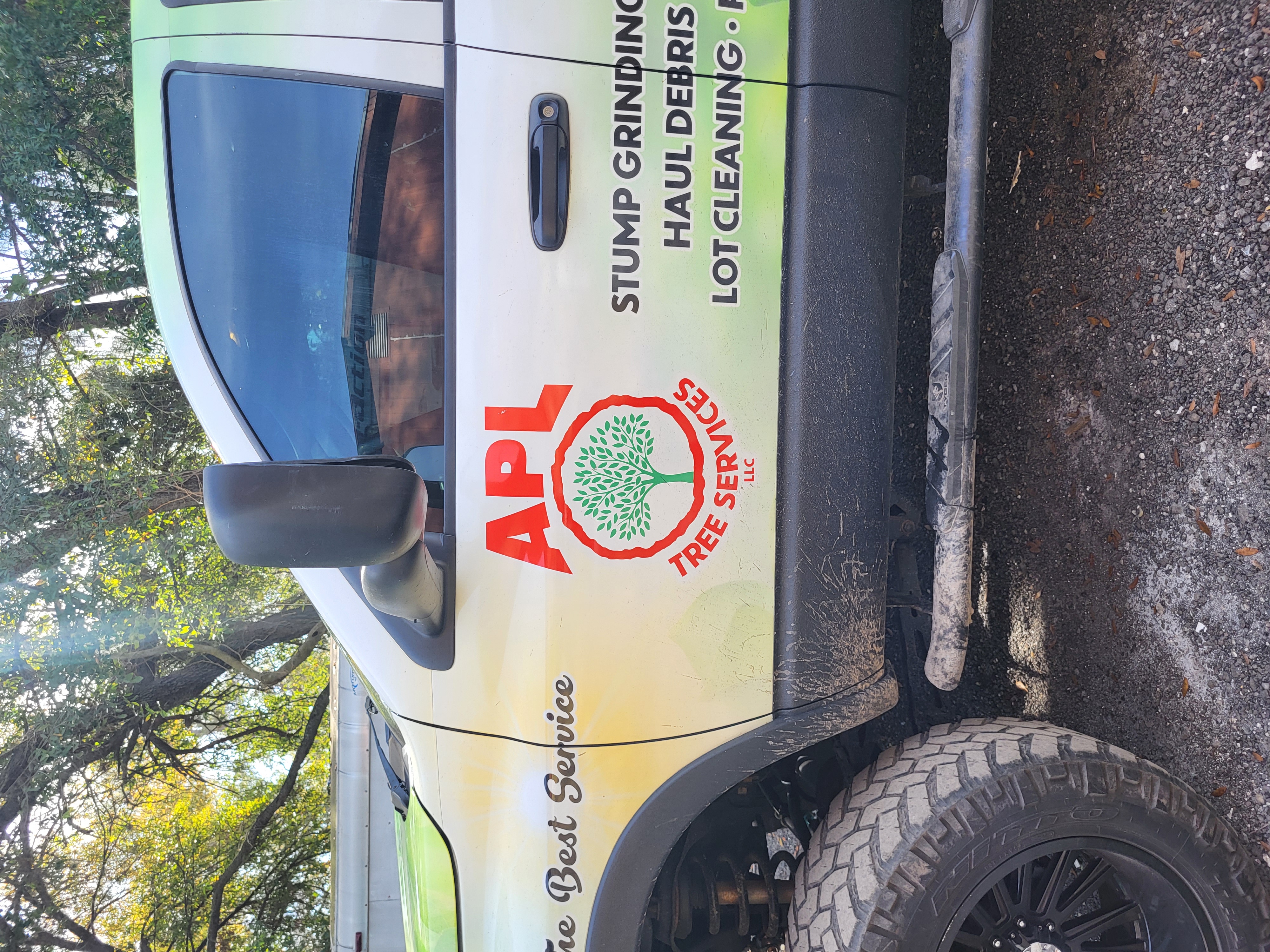 A.P.L Tree Services Logo