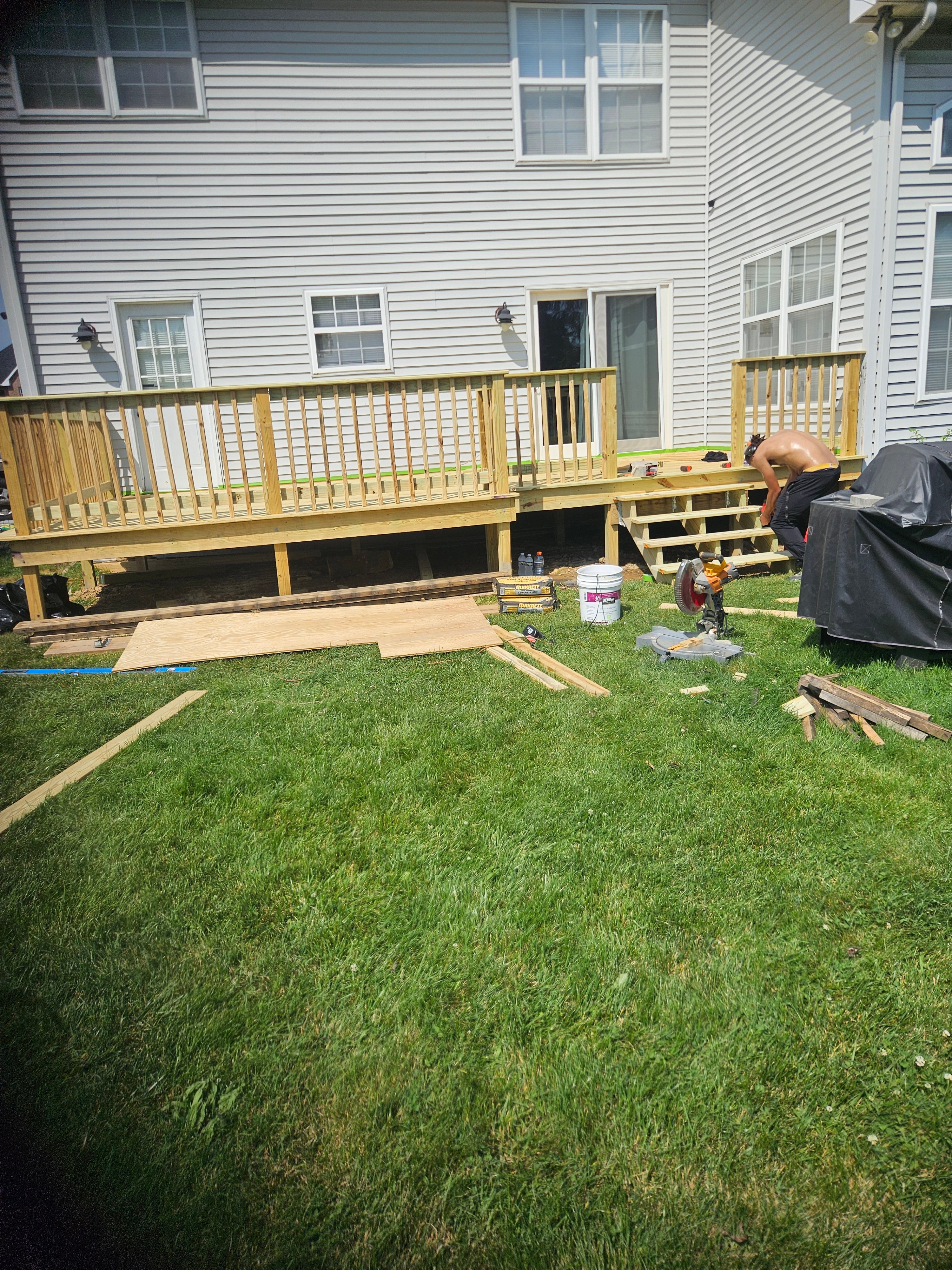 Davis Home Improvement, LLC Logo