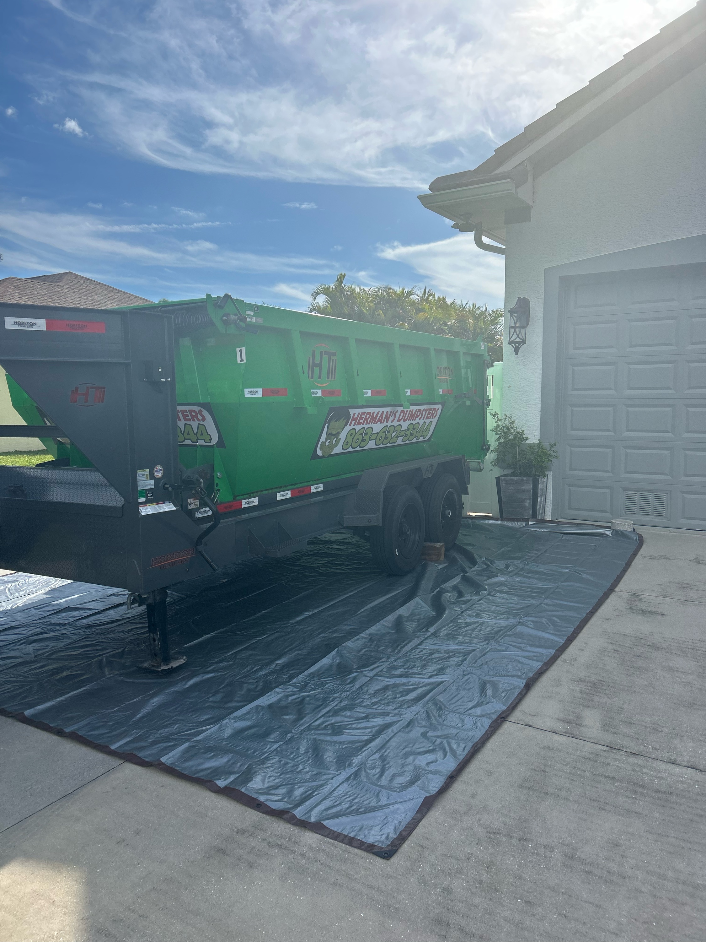 Reel Life Pressure Washing, LLC Logo