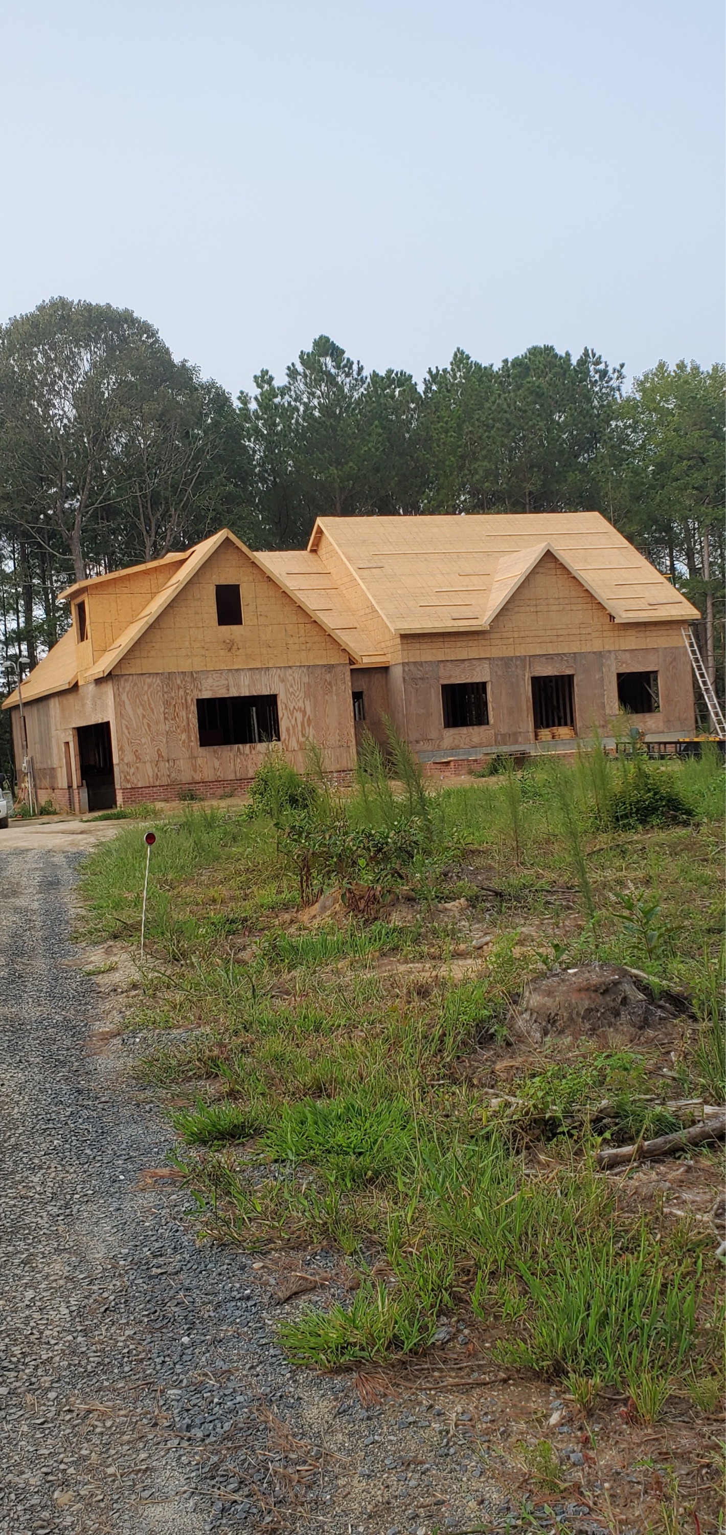 Fredy Construction LLC Logo