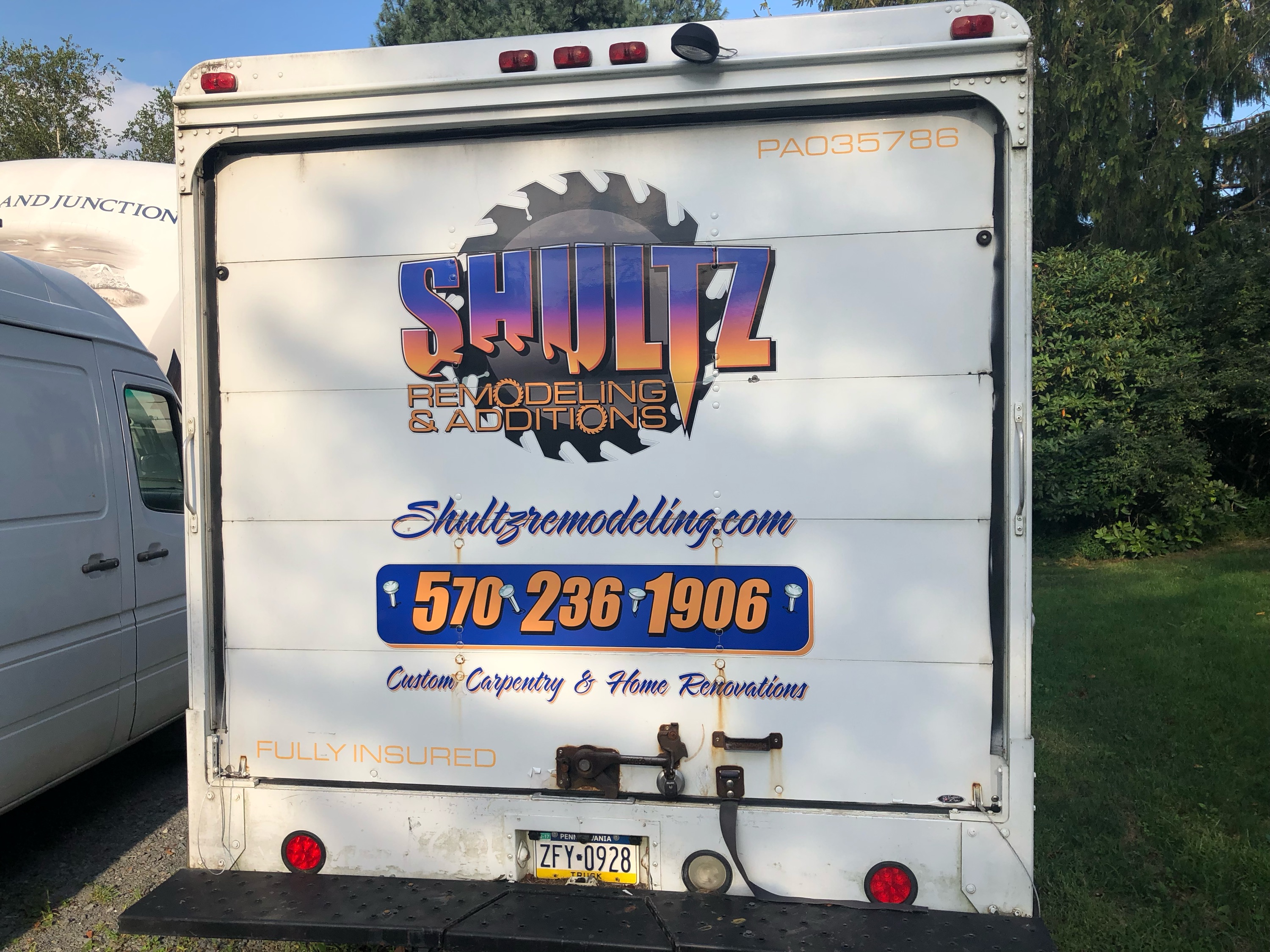 Shultz Remodeling and Additions Logo