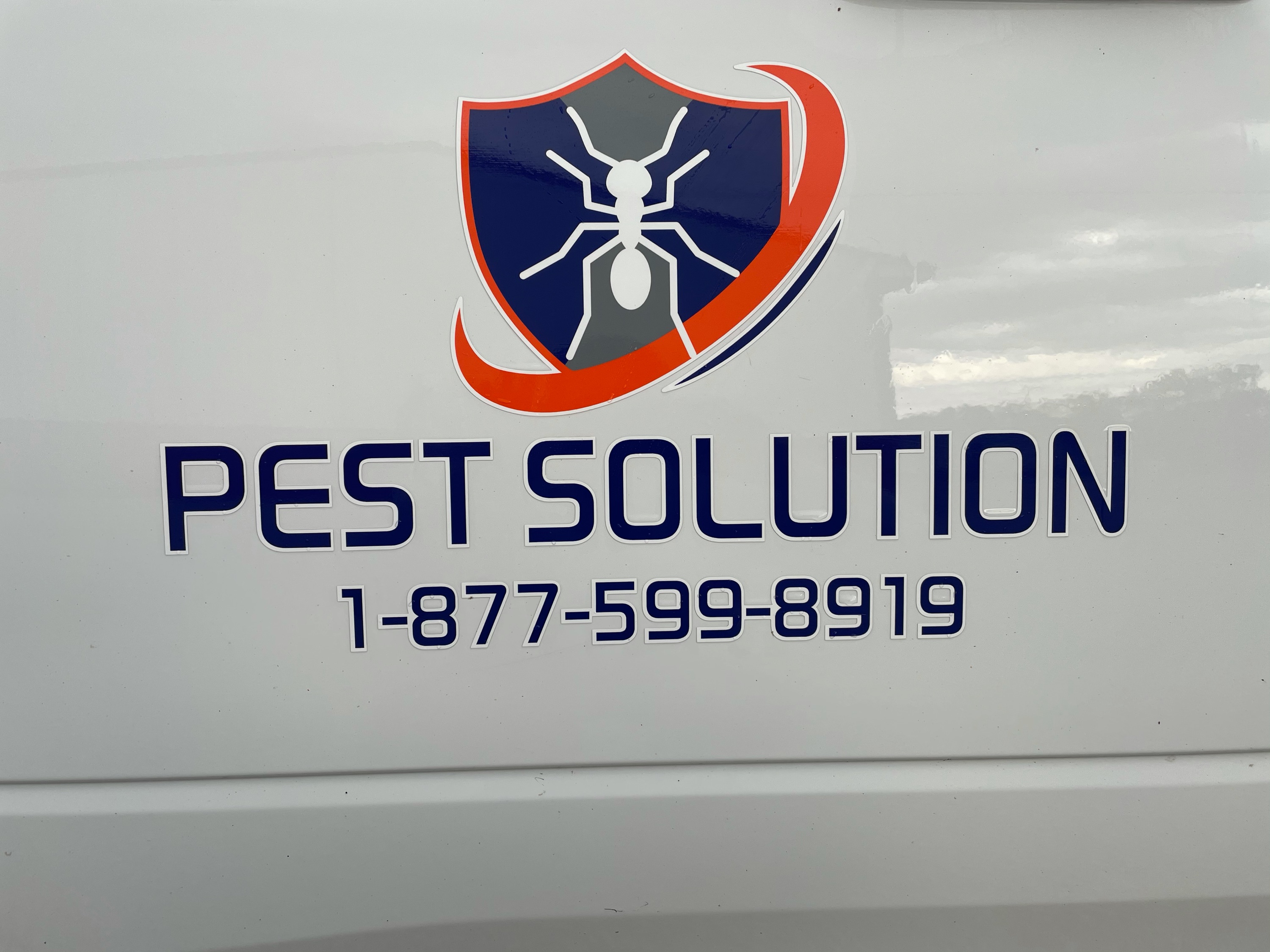 Pest Solution Incorporated Logo