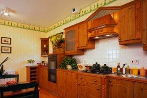 2021 Cost Of Cabinet Refacing Replacing Kitchen Cabinet Doors Homeadvisor