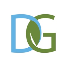 Deuce's Garden & Patio Creations LLC logo