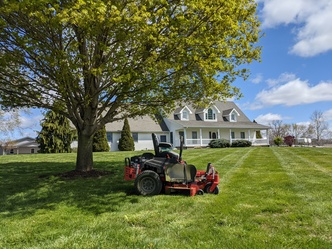 Clifton's LawnCare logo