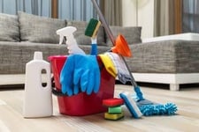 Louras Cleaning service logo