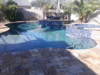 Shining Pools LLC logo
