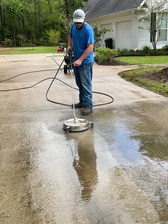Logo for Leonards Pressure Washing