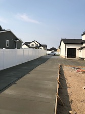 Kiwi Flooring & Construction, LLC logo