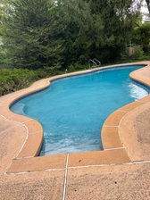 B & E Pool Service & Power Washing logo