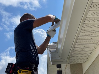 2 Guys Gutters, LLC logo