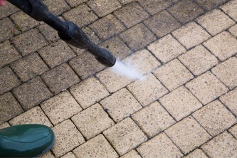 Franklins Power Washing and Construction logo