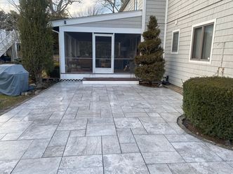 Island Side Landscaping LLC logo