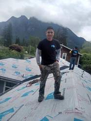 Luna Roofing and Construction, LLC logo