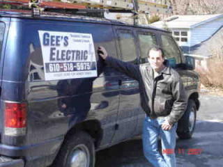 Gee's Electric logo