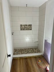 DG Construction & Tile, LLC logo