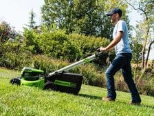 Avatar for Luxury Lawn Care