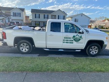 Bosques Landscaping Cleaning Solutions logo