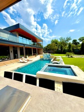 Avatar for FAMOUS TX POOLS & CONSTRUCTION LLC