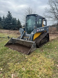 Signature Lawn & Landscaping logo