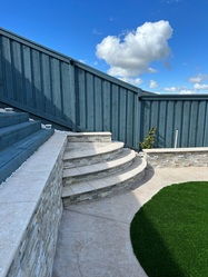 T & H LANDSCAPING logo