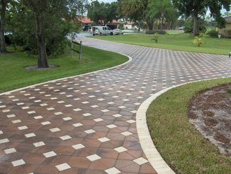 AQ PAVERS logo