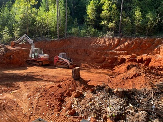 BALCOM EXCAVATION AND CONSTRUCTION LLC logo