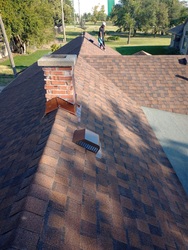 Eds Roofing LLC logo