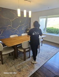 Daisy House Cleaning logo