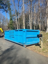 Jose Dumpster logo