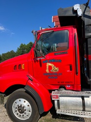 R&M Lewellyn Construction logo