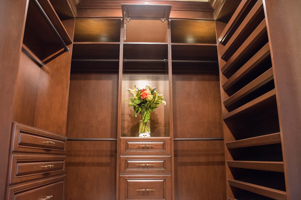 Logo for Finishing Touches Carpentry