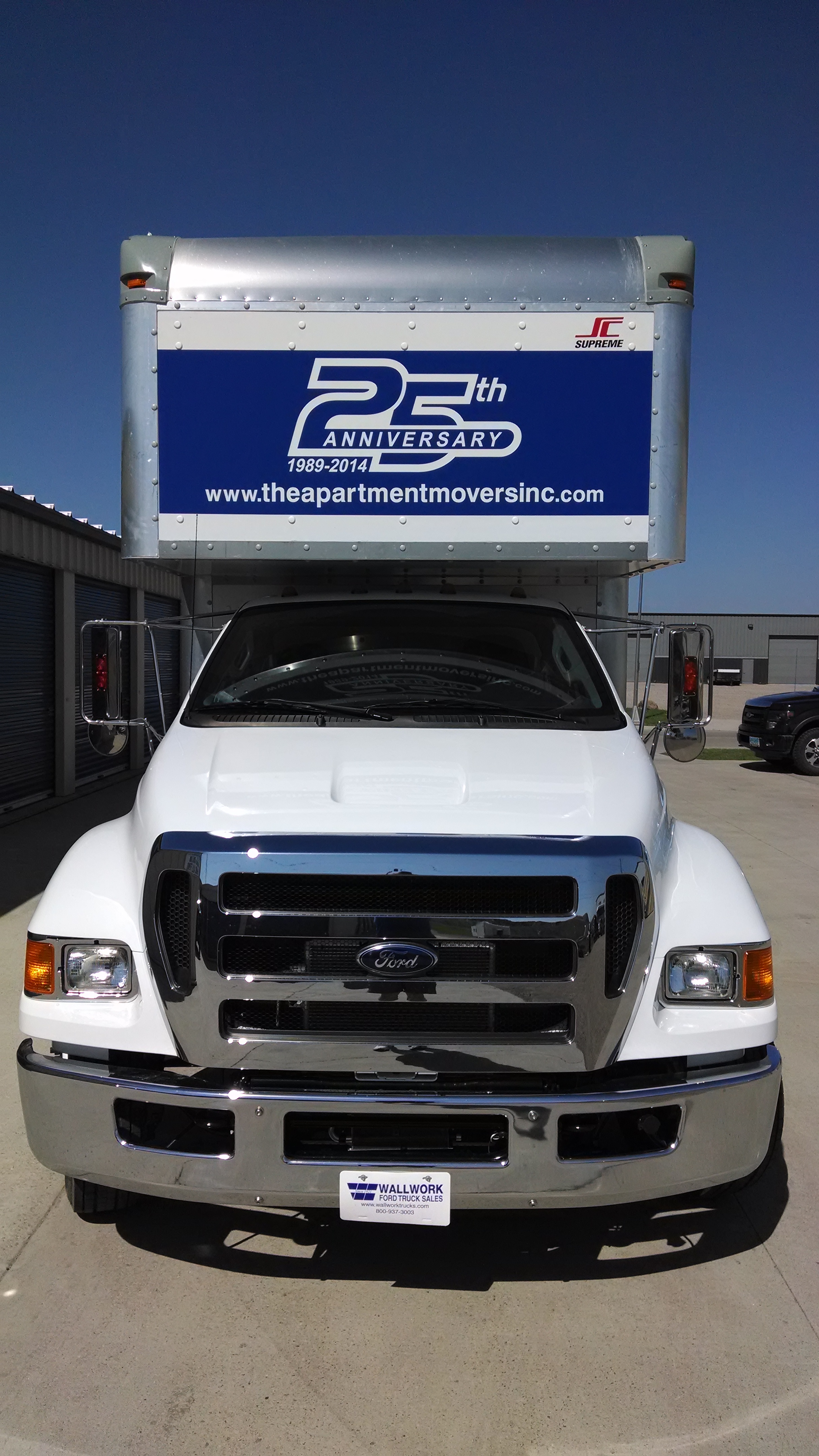 Logo for APARTMENT MOVERS