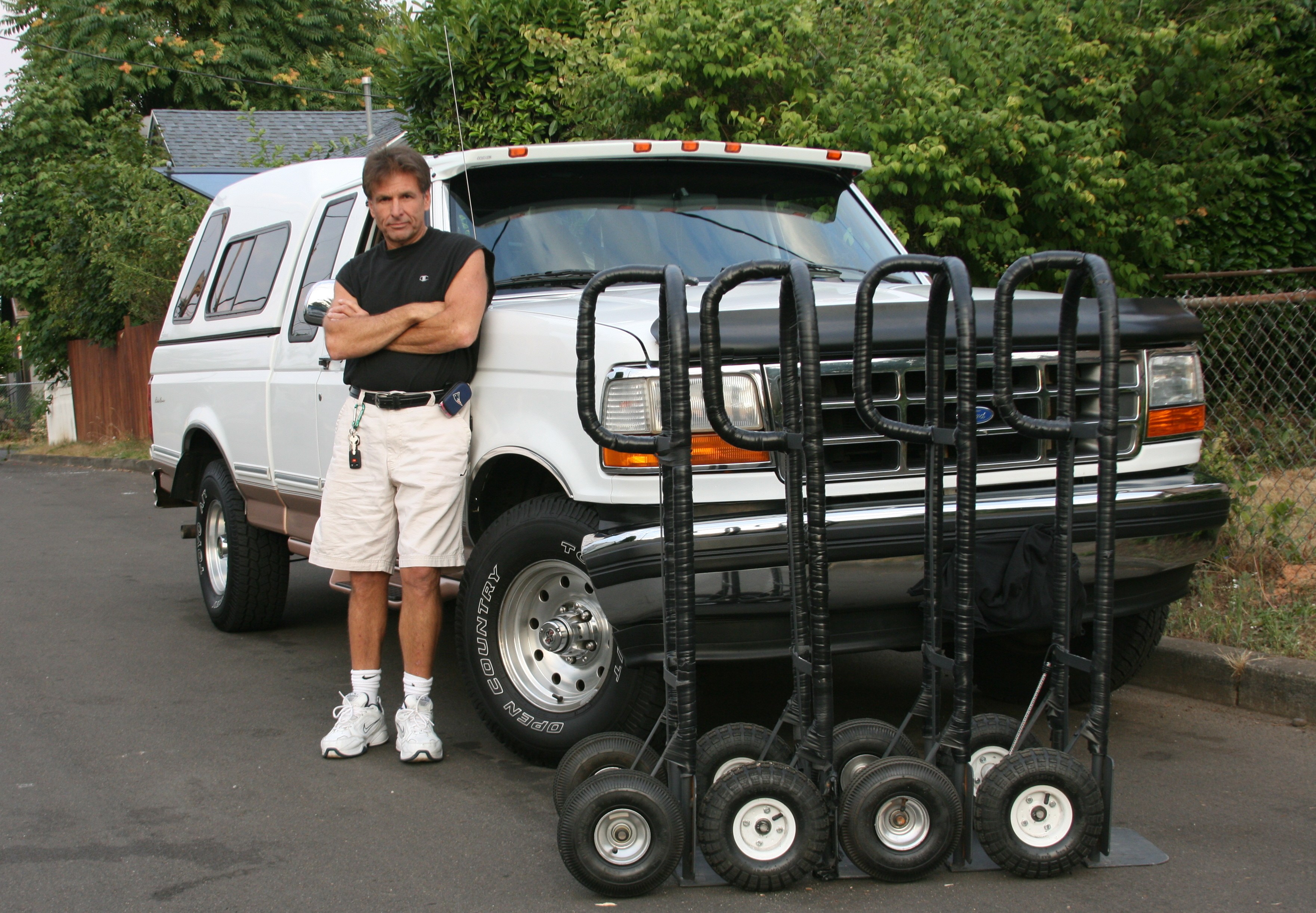 ROBERT VACHON PACK AND LOAD MOVING SERVICES logo