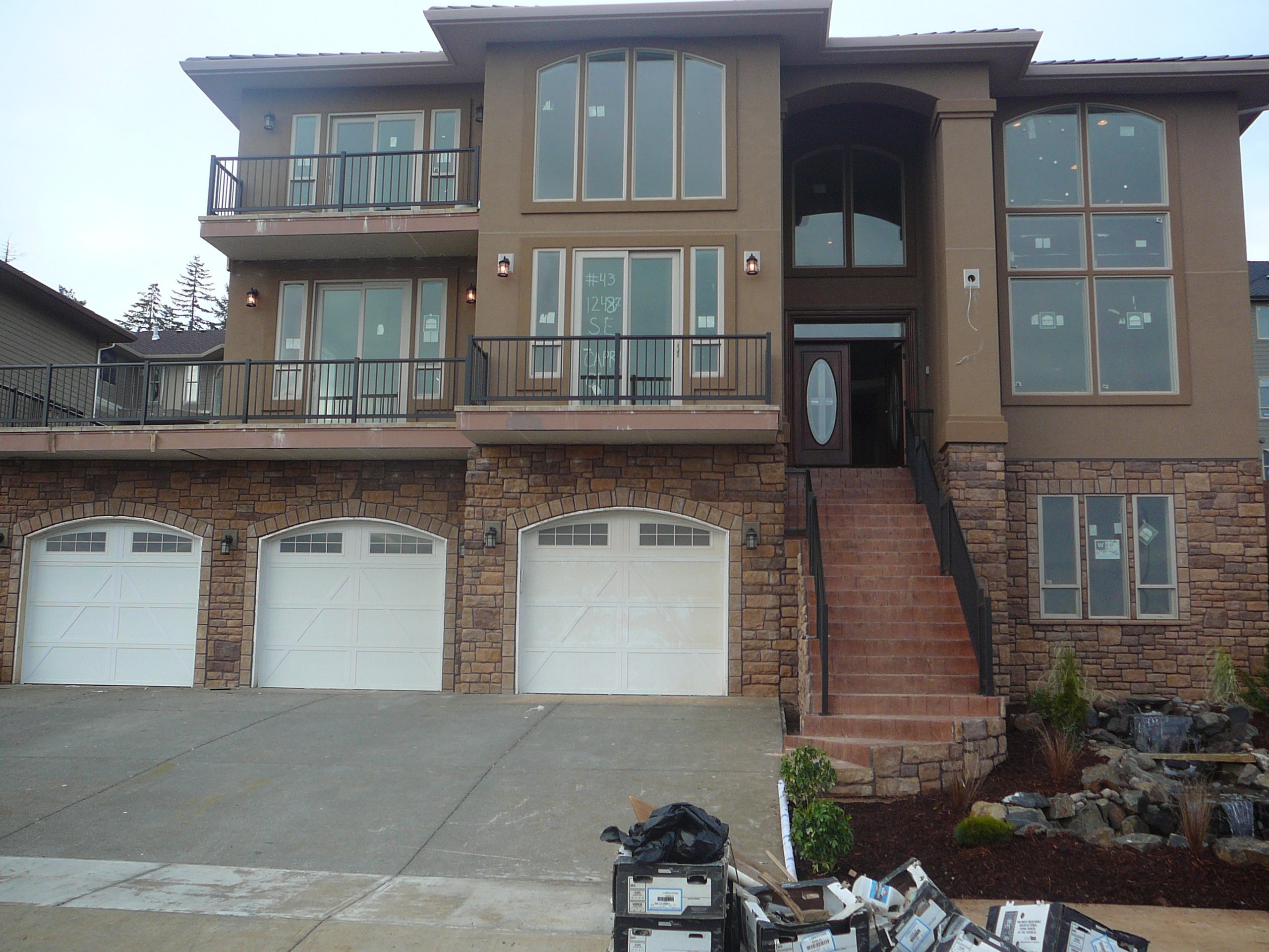 Logo for Moon Construction Inc