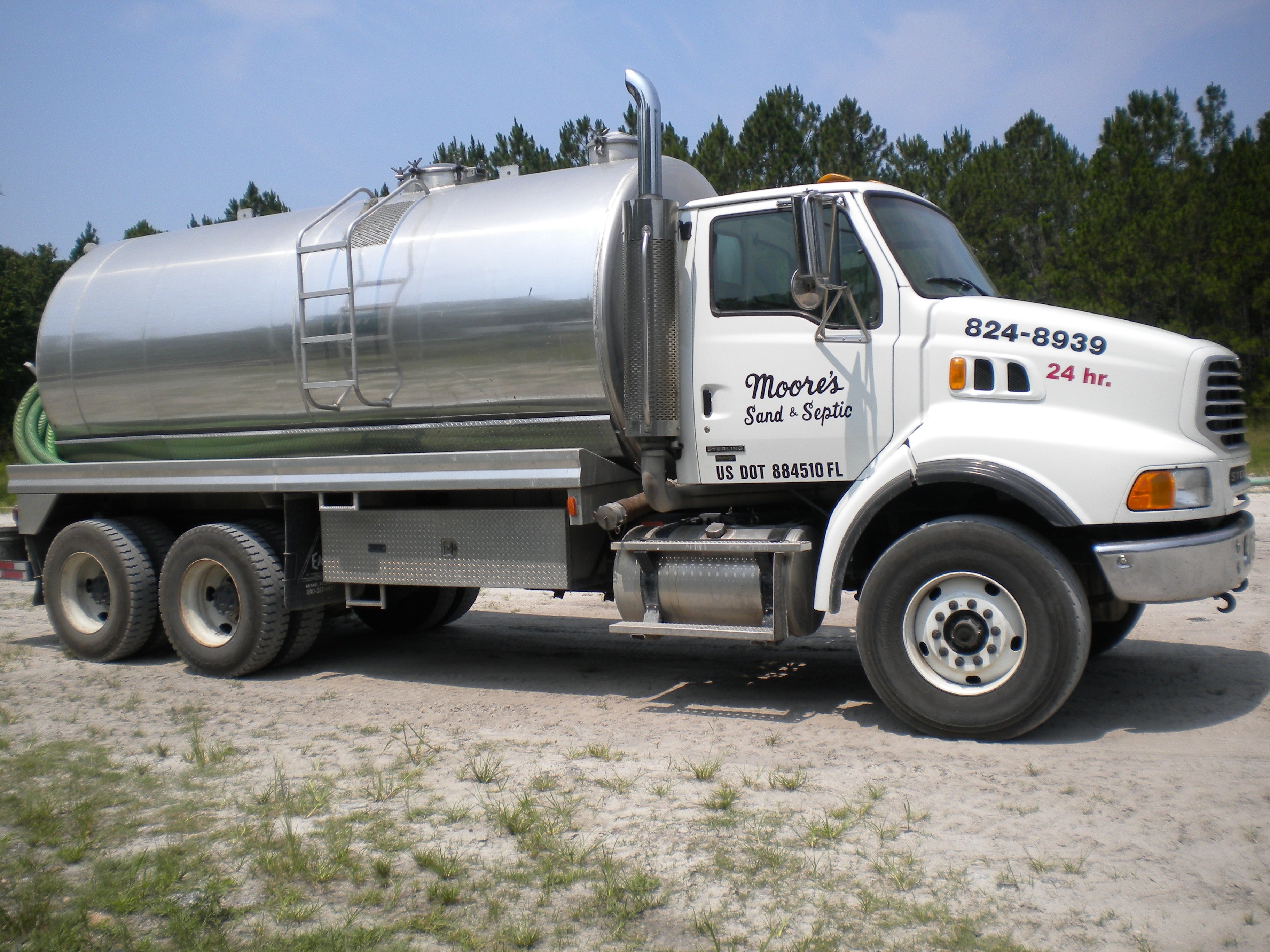 Logo for MOORE'S SAND & SEPTIC
