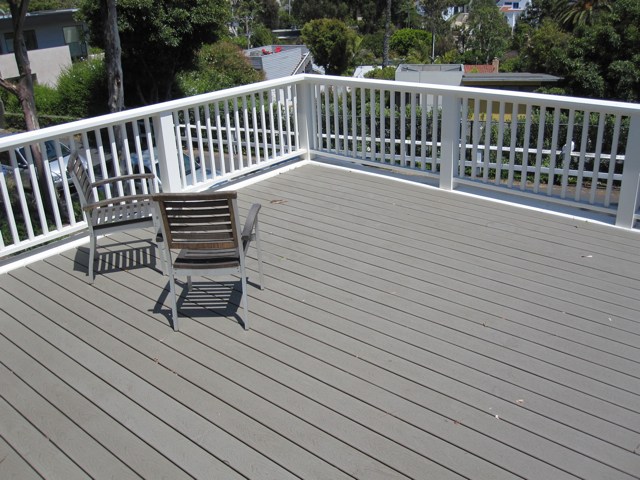 David Gluck Carpentry logo