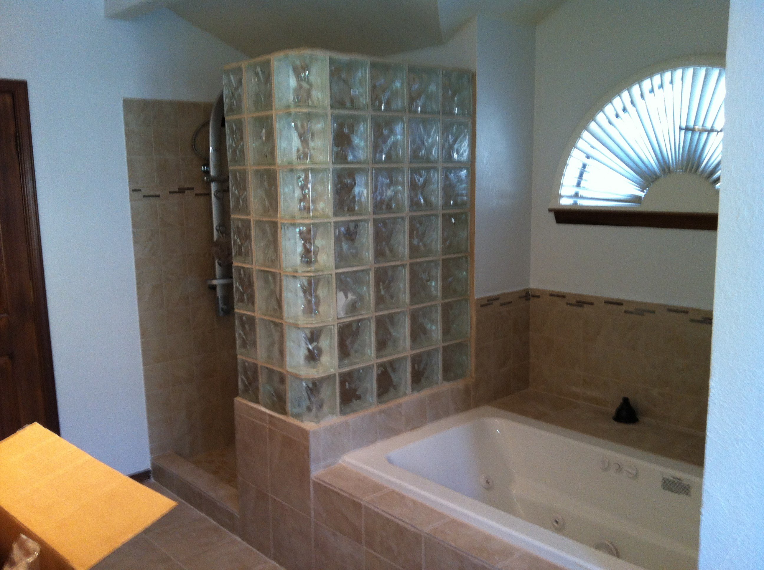 Logo for M & J FLOORING, TILE AND MORE