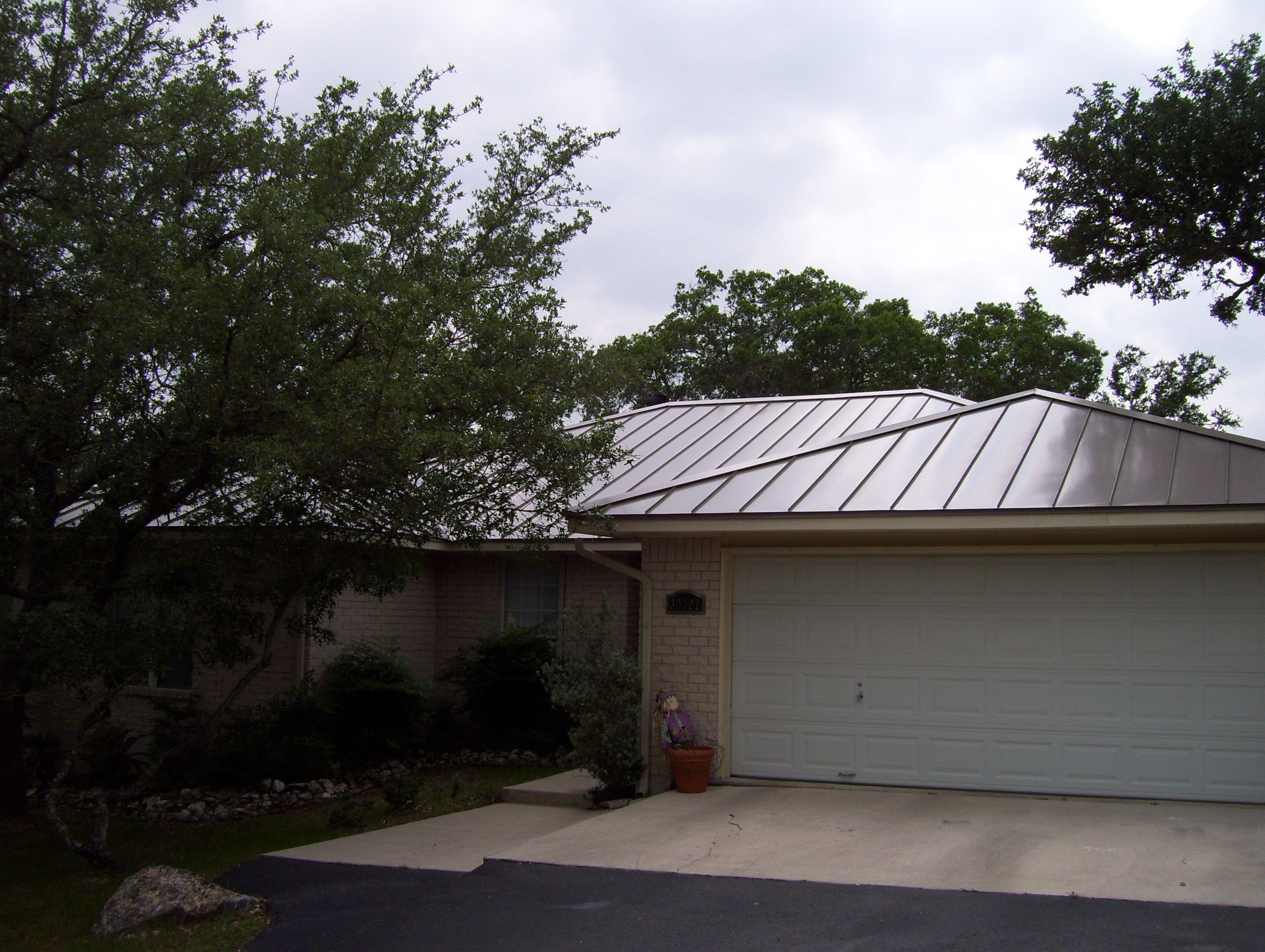 San Antonio Roofing Company logo