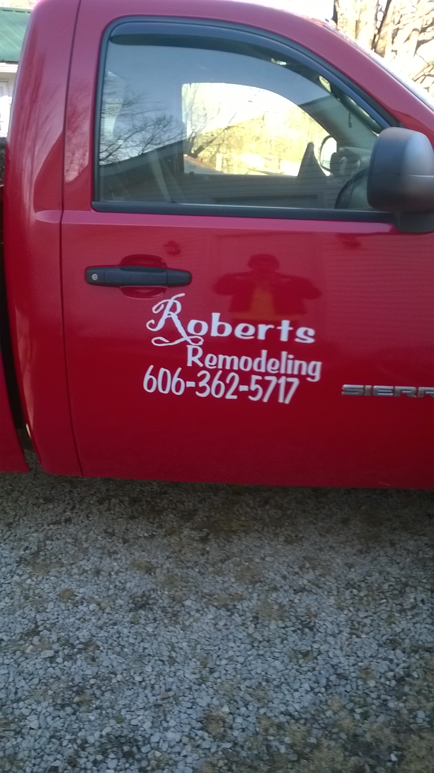 Logo for Roberts Remodeling
