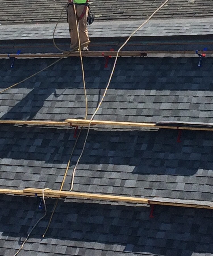 Logo for M&D Roofing