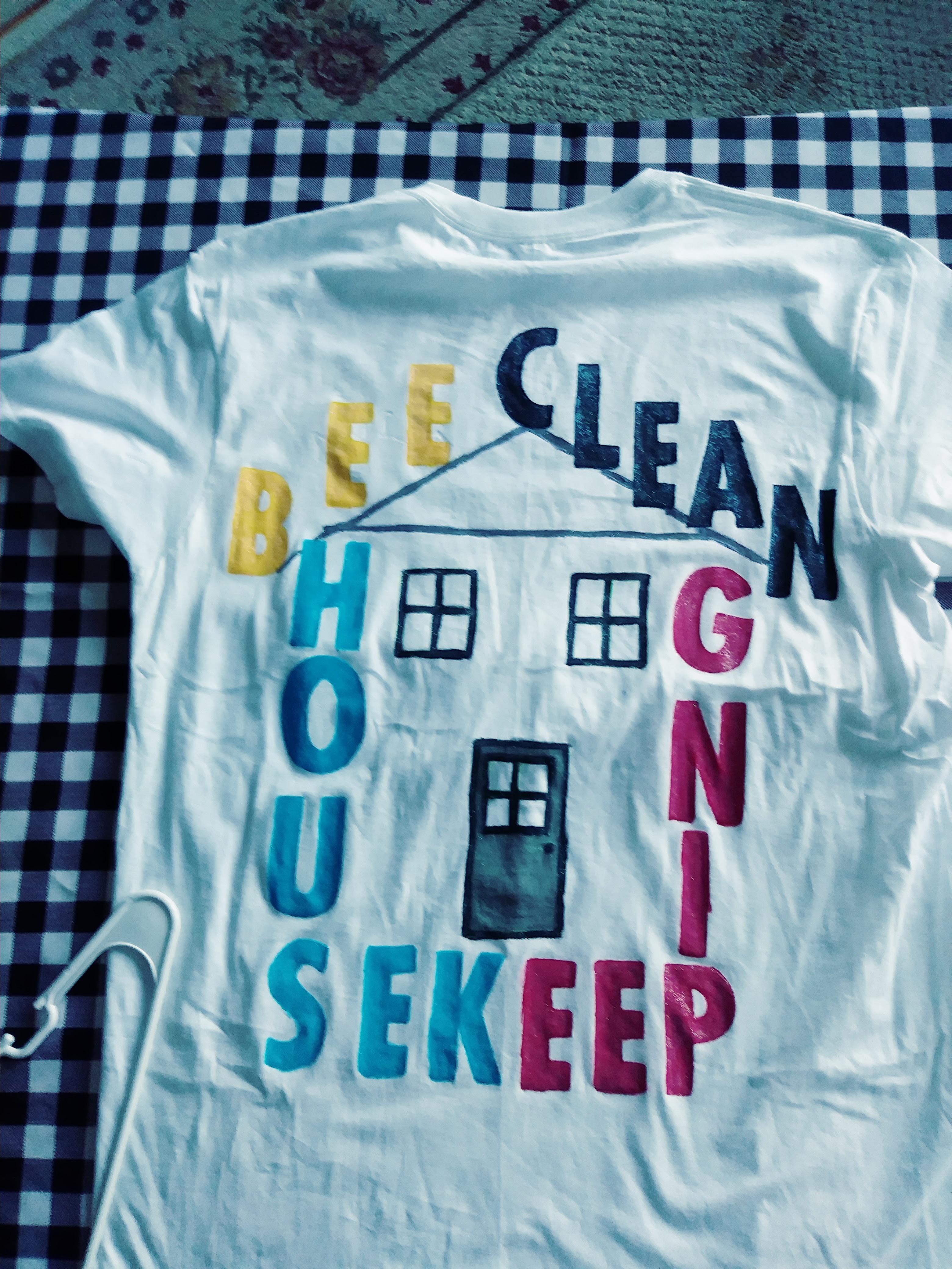 Bee Clean Housekeeping LLC logo