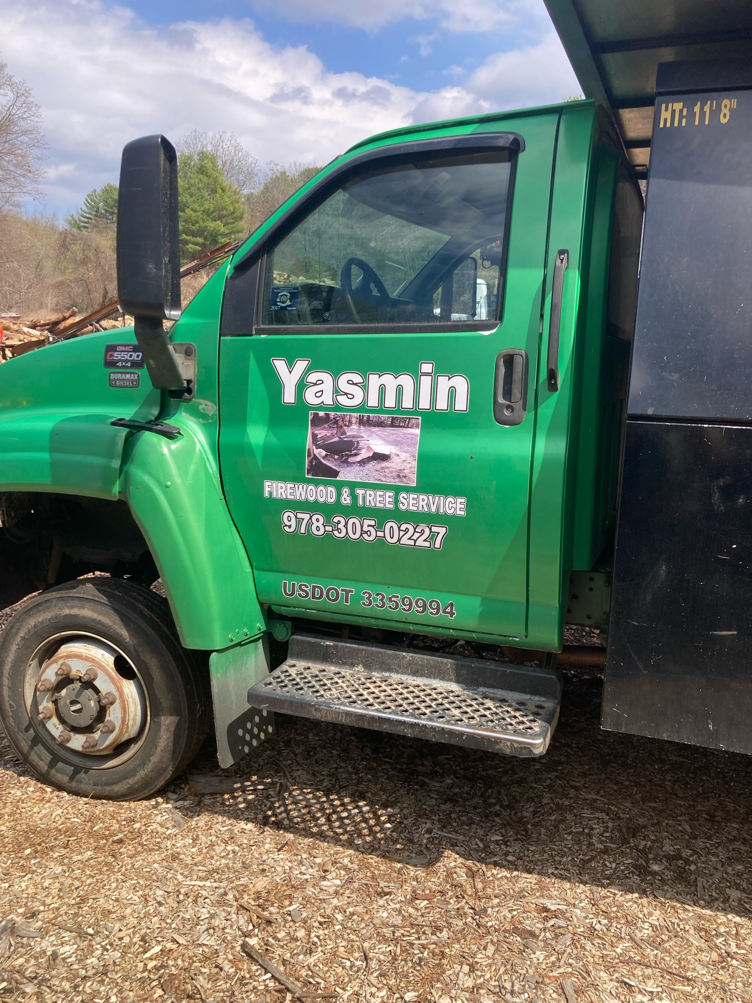 Avatar for Yasmin Tree Service
