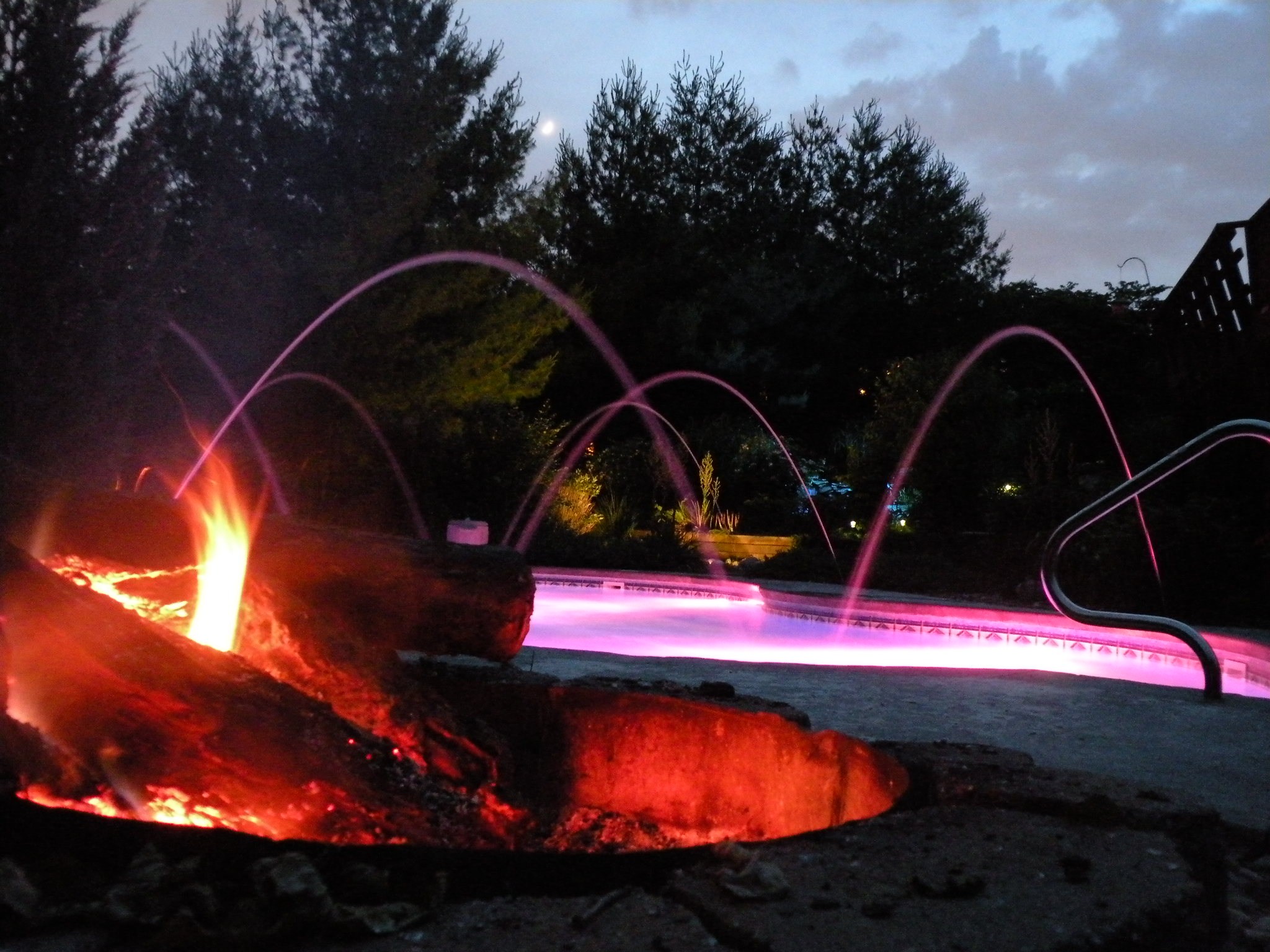 Logo for LUXURY CUSTOM POOLS AND RENOVATIONS