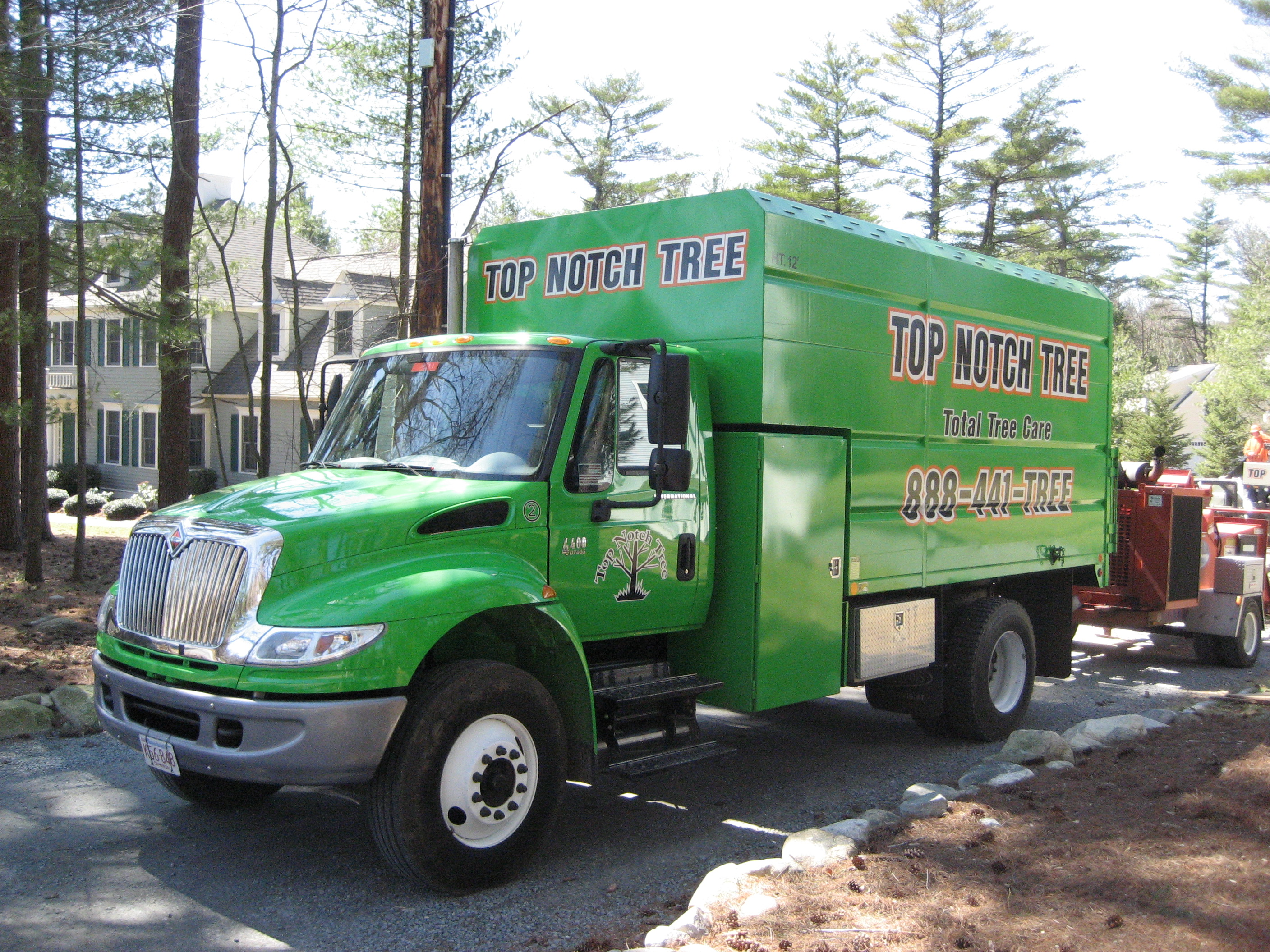 Top Notch Tree, Inc. logo